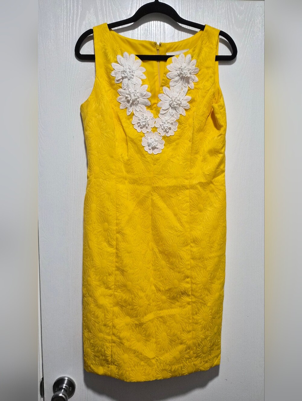 Pappagallo Yellow Shift V-Neck Dress With White Sunflower Embellished Size 6